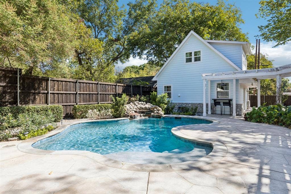 414 N Waddill Street, McKinney, TX 75069 414 N Waddill Street, McKinney, TX 75069