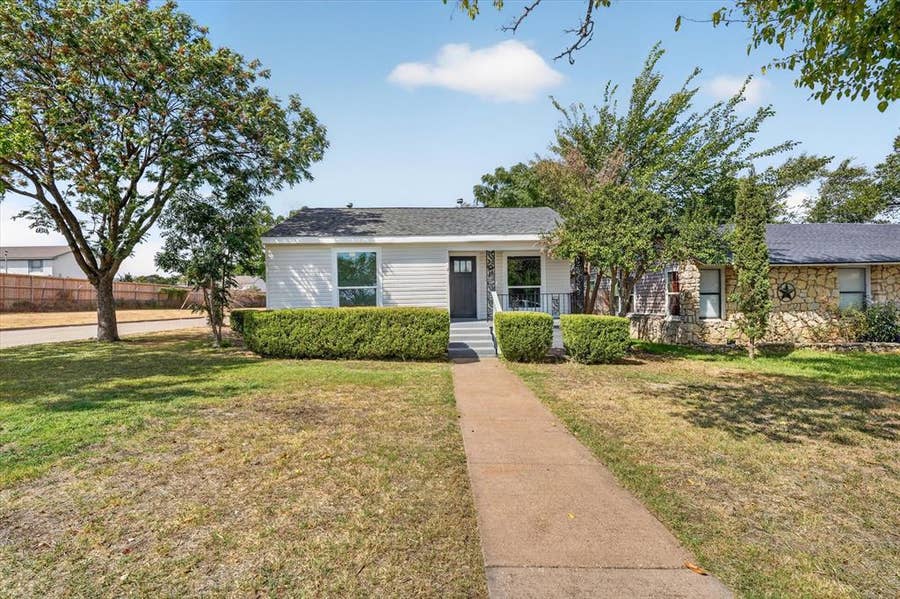 Property photo for 4044 Stanley Avenue, Fort Worth, TX