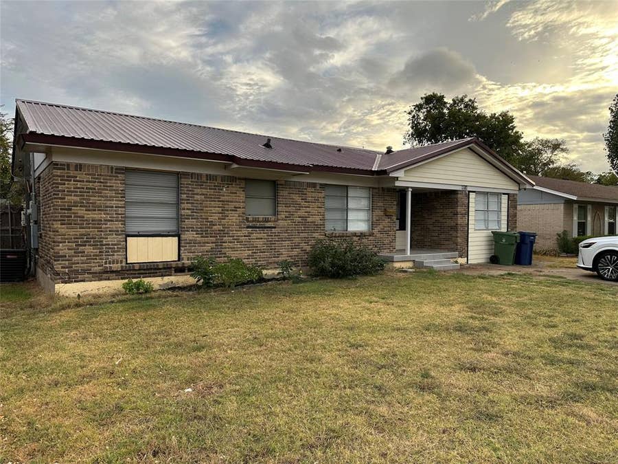 Property photo for 4014 W Walnut Street, Garland, TX