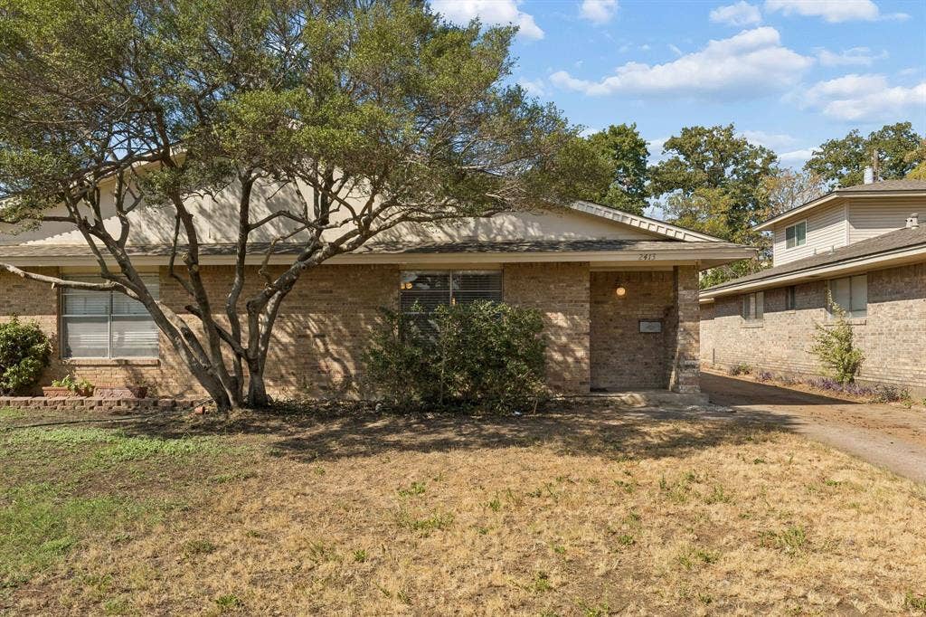 2413 Woodoak Court, Irving, TX 75060 2413 Woodoak Court, Irving, TX 75060