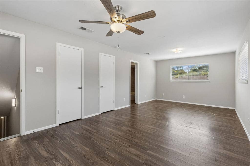 2413 Woodoak Court, Irving, TX 75060 2413 Woodoak Court, Irving, TX 75060