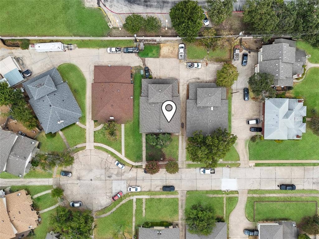2413 Woodoak Court, Irving, TX 75060 2413 Woodoak Court, Irving, TX 75060