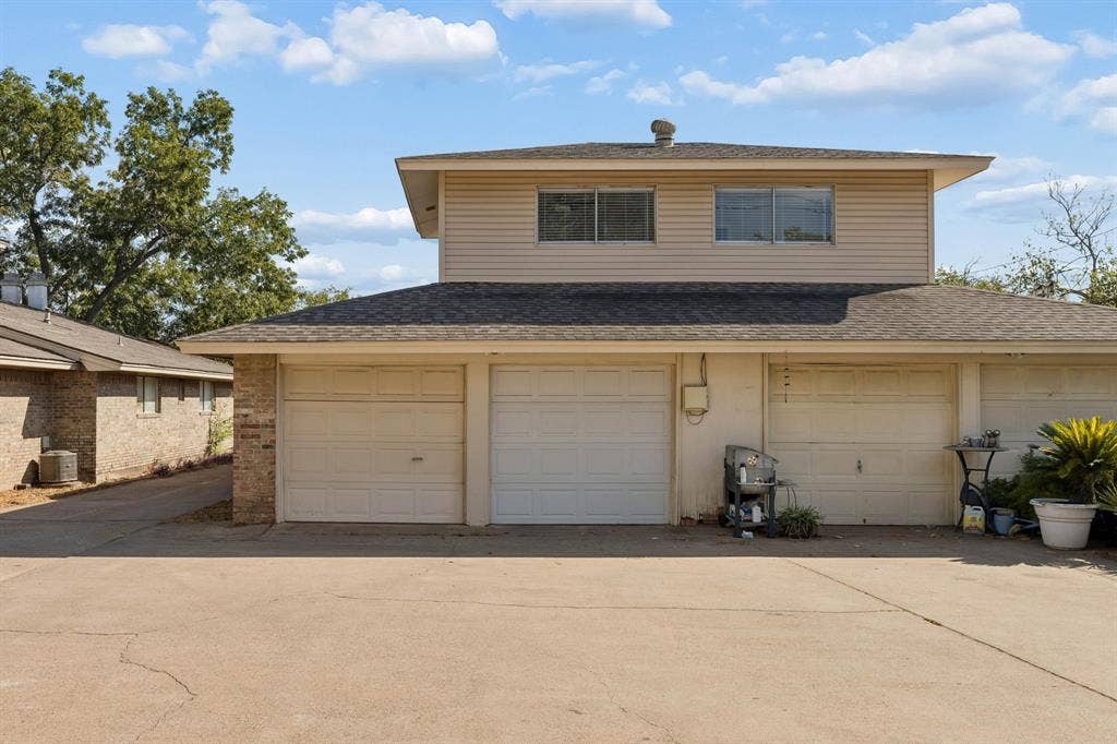 2413 Woodoak Court, Irving, TX 75060 2413 Woodoak Court, Irving, TX 75060