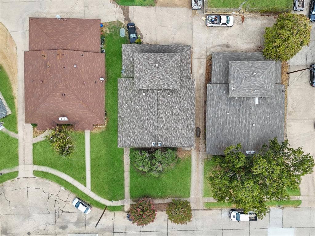 2413 Woodoak Court, Irving, TX 75060 2413 Woodoak Court, Irving, TX 75060