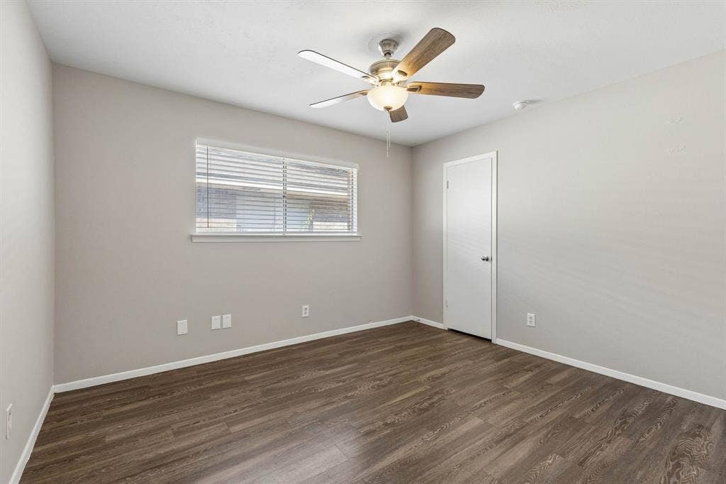 2413 Woodoak Court, Irving, TX 75060 2413 Woodoak Court, Irving, TX 75060