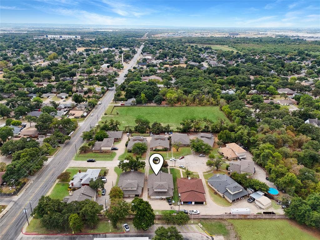 2413 Woodoak Court, Irving, TX 75060 2413 Woodoak Court, Irving, TX 75060