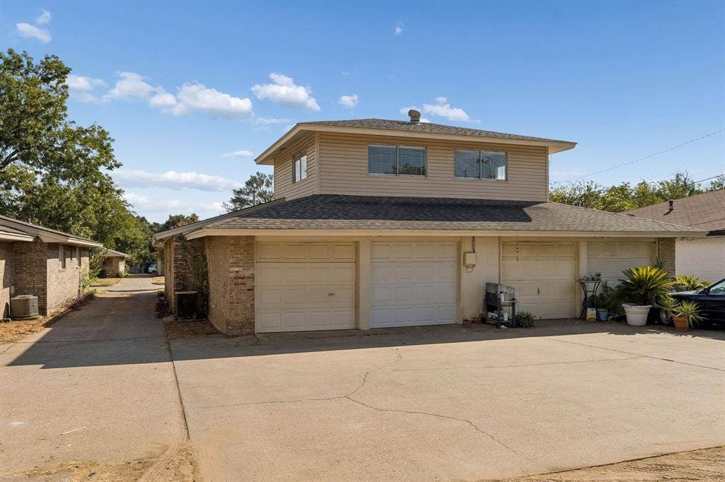 2413 Woodoak Court, Irving, TX 75060 2413 Woodoak Court, Irving, TX 75060