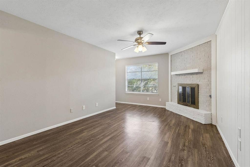 2413 Woodoak Court, Irving, TX 75060 2413 Woodoak Court, Irving, TX 75060