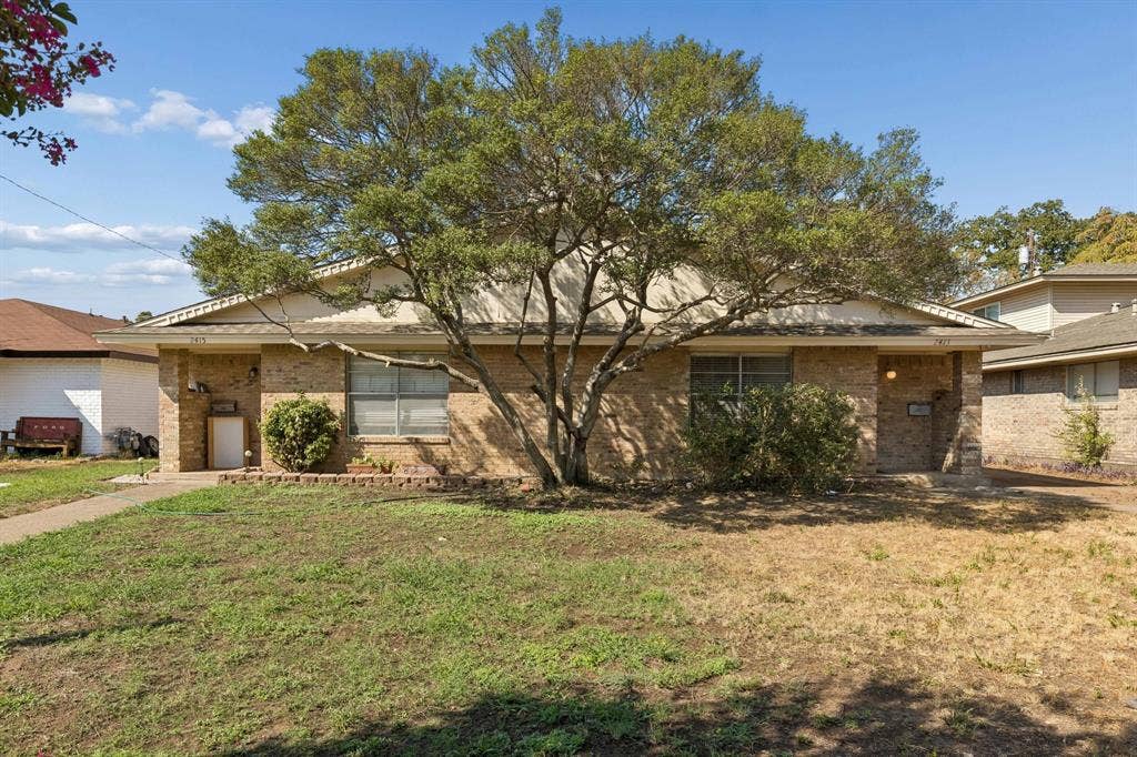 2413 Woodoak Court, Irving, TX 75060 2413 Woodoak Court, Irving, TX 75060