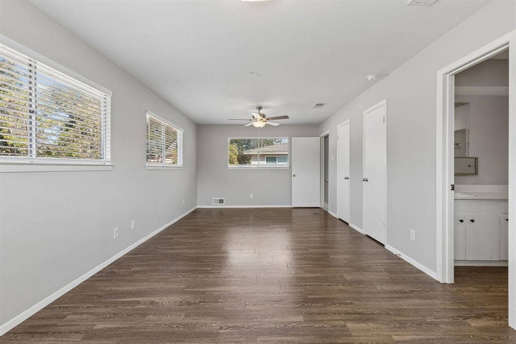 2413 Woodoak Court, Irving, TX 75060 2413 Woodoak Court, Irving, TX 75060