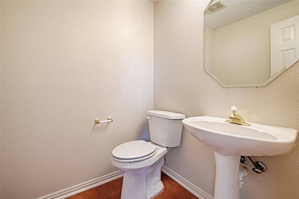 2325 Havard Oak Drive, Plano, TX 75074 2325 Havard Oak Drive, Plano, TX 75074