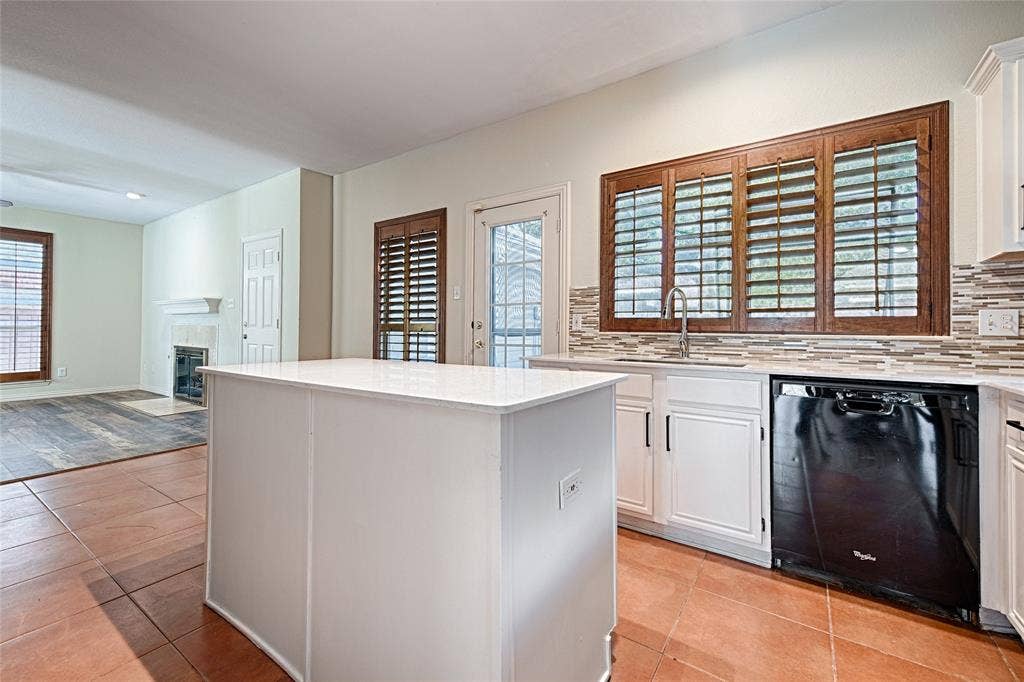2325 Havard Oak Drive, Plano, TX 75074 2325 Havard Oak Drive, Plano, TX 75074