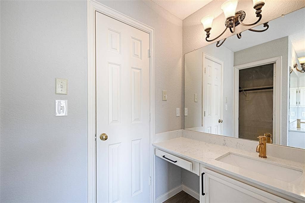 2325 Havard Oak Drive, Plano, TX 75074 2325 Havard Oak Drive, Plano, TX 75074