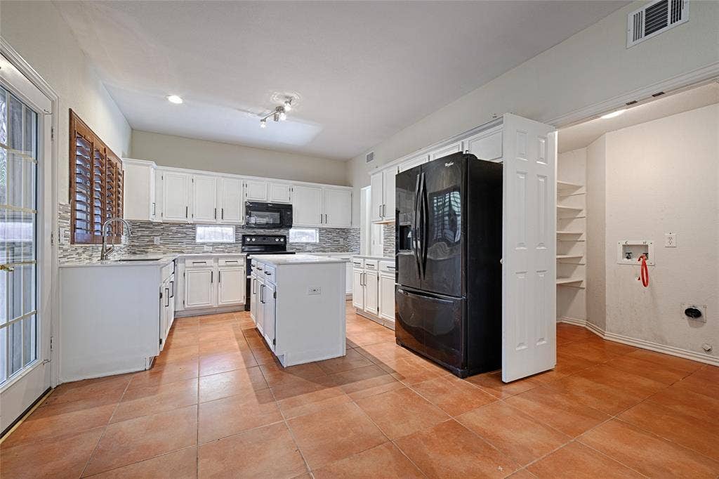 2325 Havard Oak Drive, Plano, TX 75074 2325 Havard Oak Drive, Plano, TX 75074