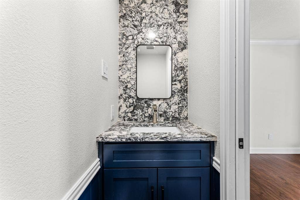 3946 Candlenut Lane, Dallas, TX 75244