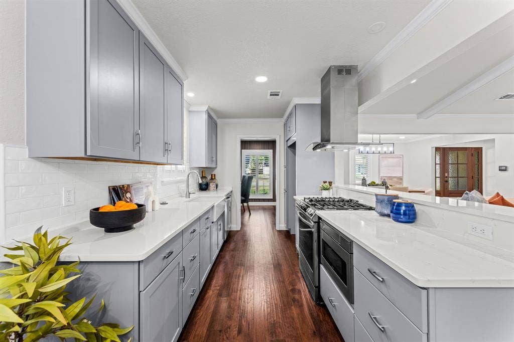 3946 Candlenut Lane, Dallas, TX 75244