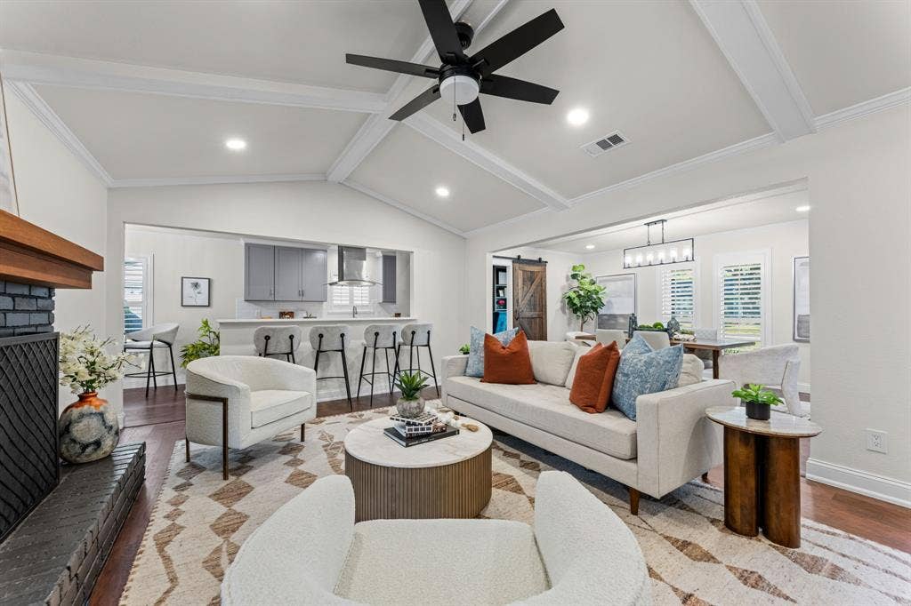 3946 Candlenut Lane, Dallas, TX 75244