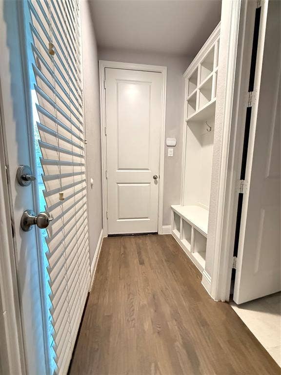 11818 Antler Drive, Frisco, TX 75035 Wood-finish flooring with built-in storage bench and overhead cubbies