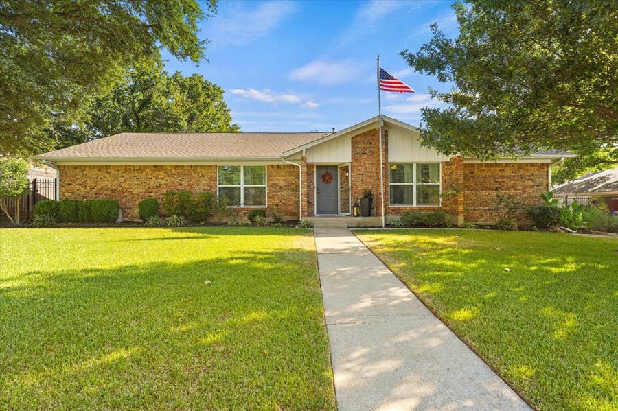 Property photo for 617 Mimosa Drive, Denton, TX