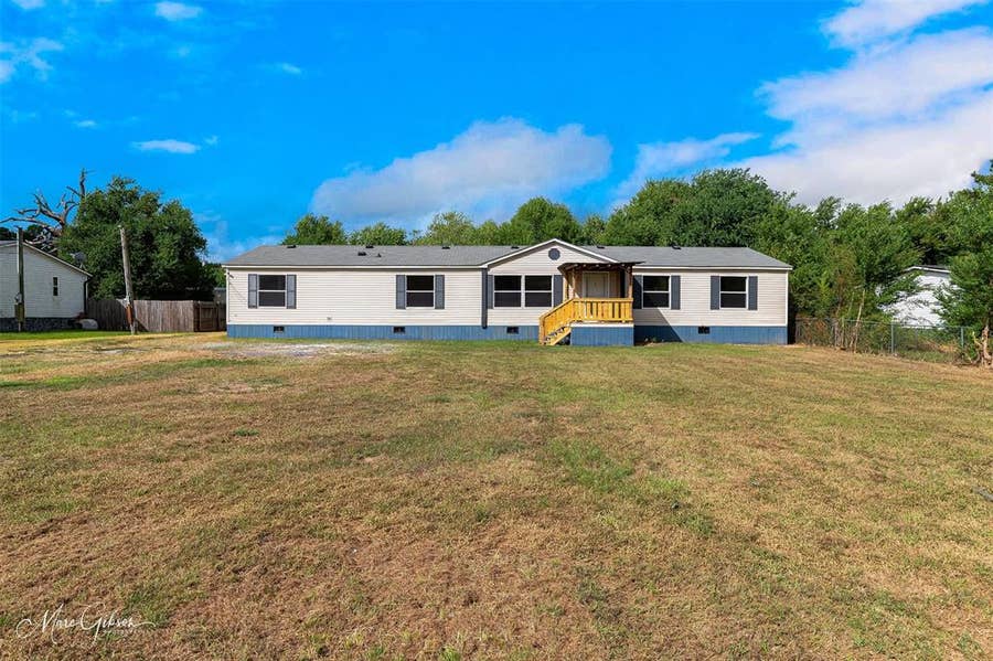 Property photo for 5569 Crystal Drive, Shreveport, LA