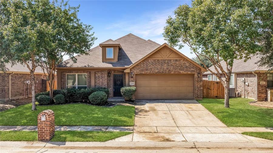 Property photo for 1208 Ponderosa Drive, Aubrey, TX