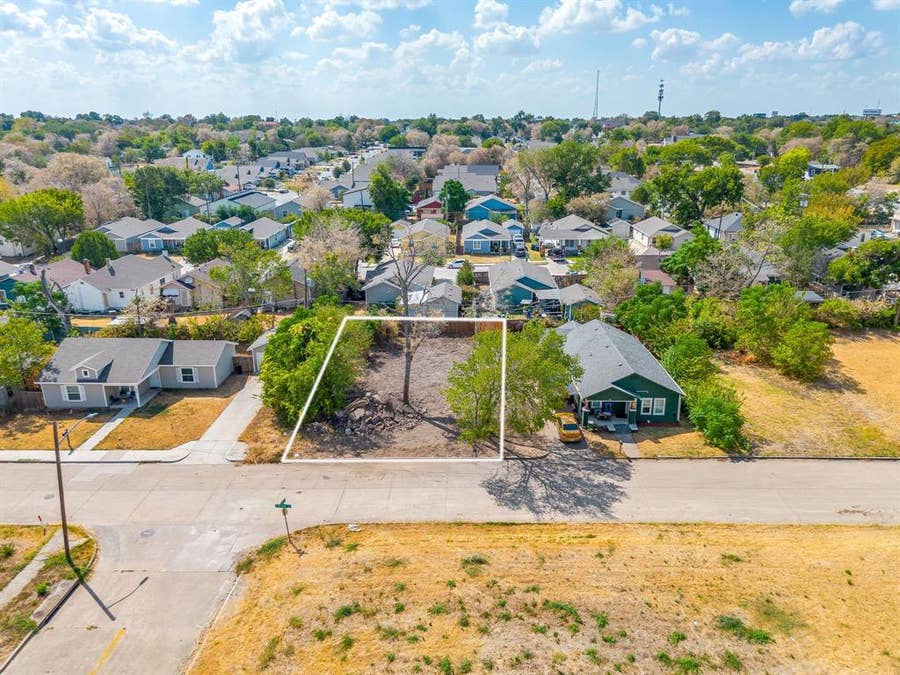 Property photo for 922 E Oleander Street, Fort Worth, TX