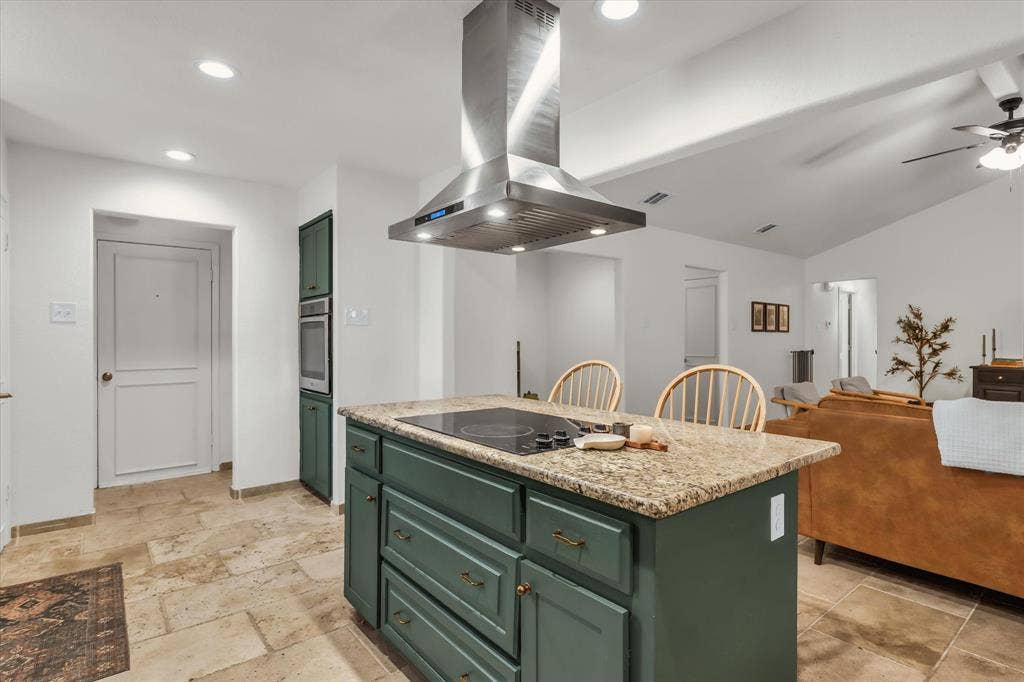 213 Travis Lane, Hewitt, TX 76643 213 Travis Lane, Hewitt, TX 76643