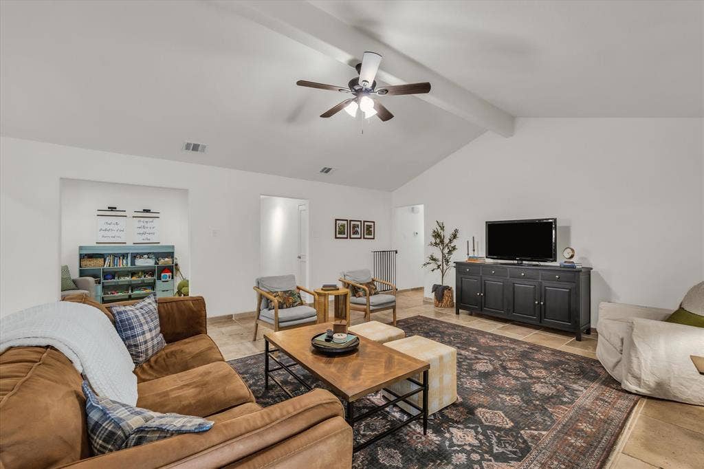 213 Travis Lane, Hewitt, TX 76643 213 Travis Lane, Hewitt, TX 76643