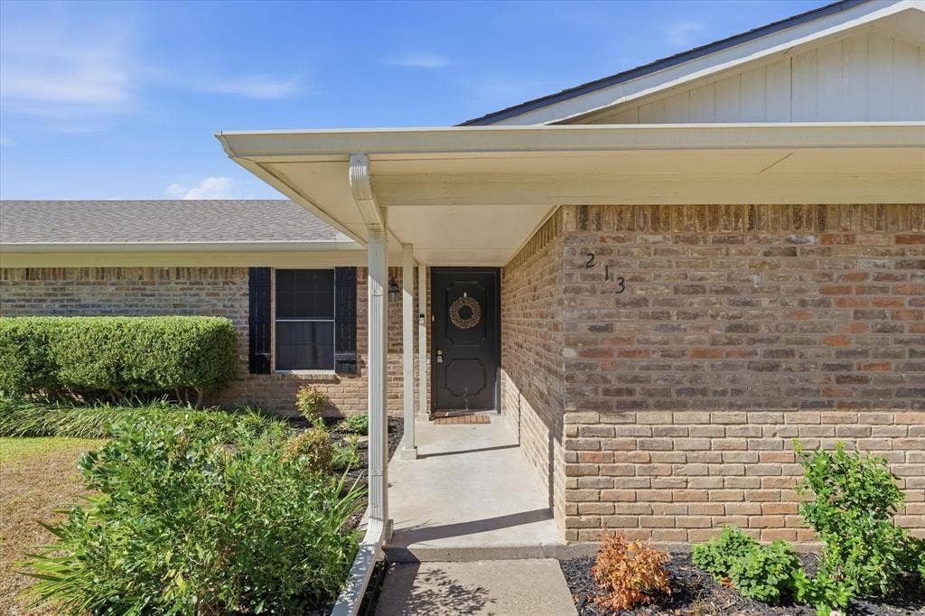 213 Travis Lane, Hewitt, TX 76643 213 Travis Lane, Hewitt, TX 76643