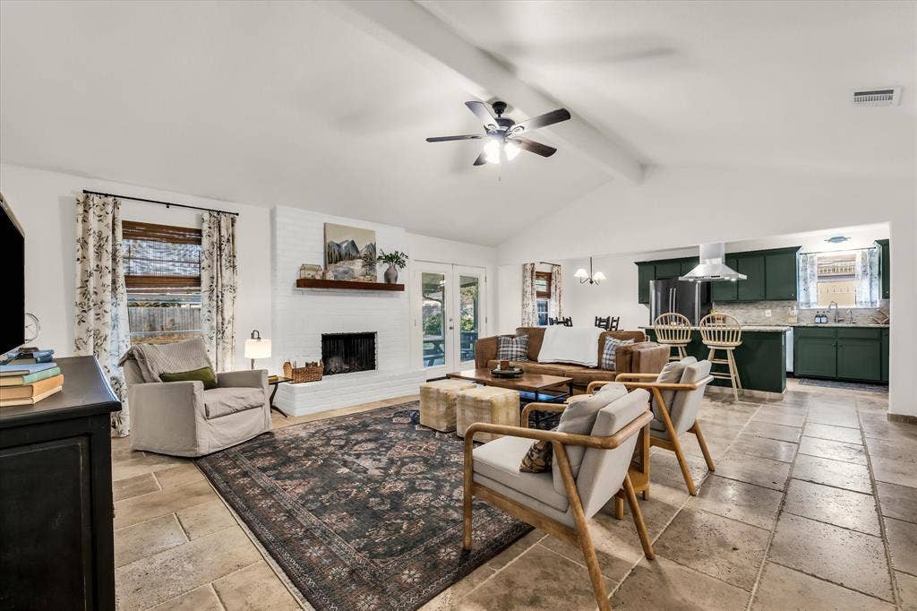 213 Travis Lane, Hewitt, TX 76643 213 Travis Lane, Hewitt, TX 76643