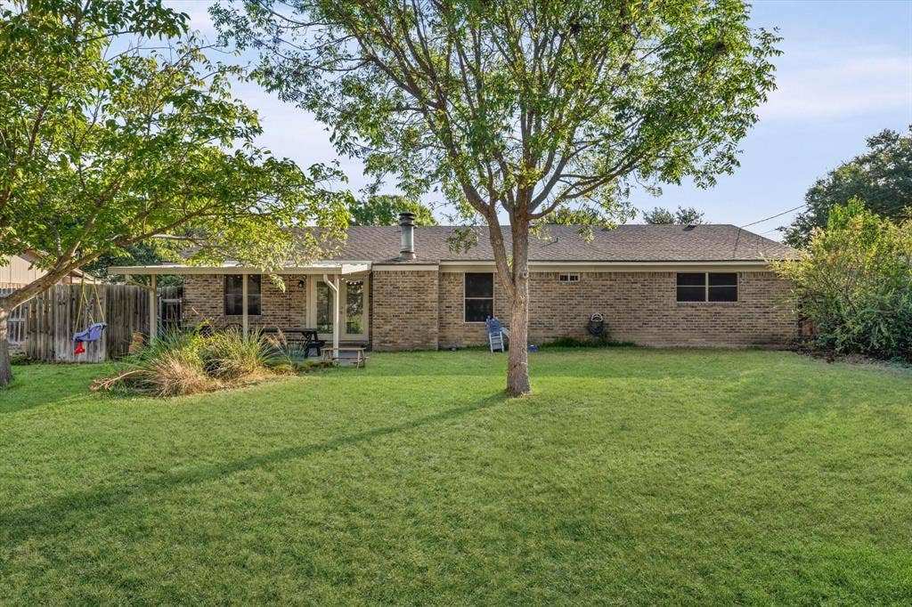 213 Travis Lane, Hewitt, TX 76643 213 Travis Lane, Hewitt, TX 76643