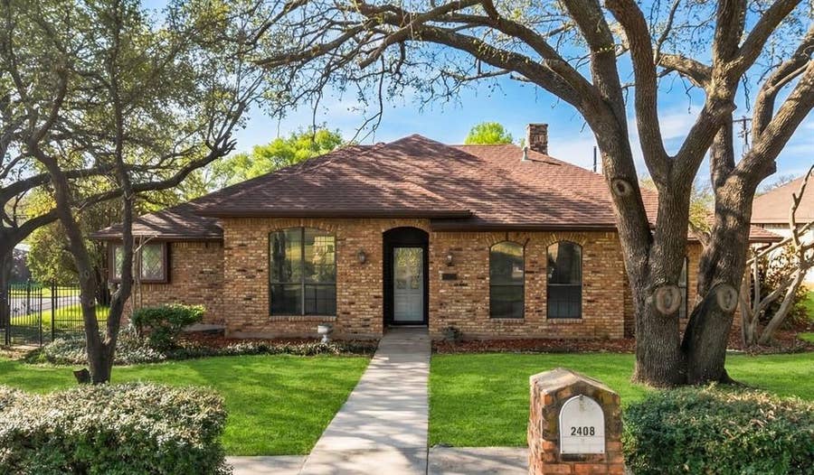 Property photo for 2408 Castle Street, Irving, TX