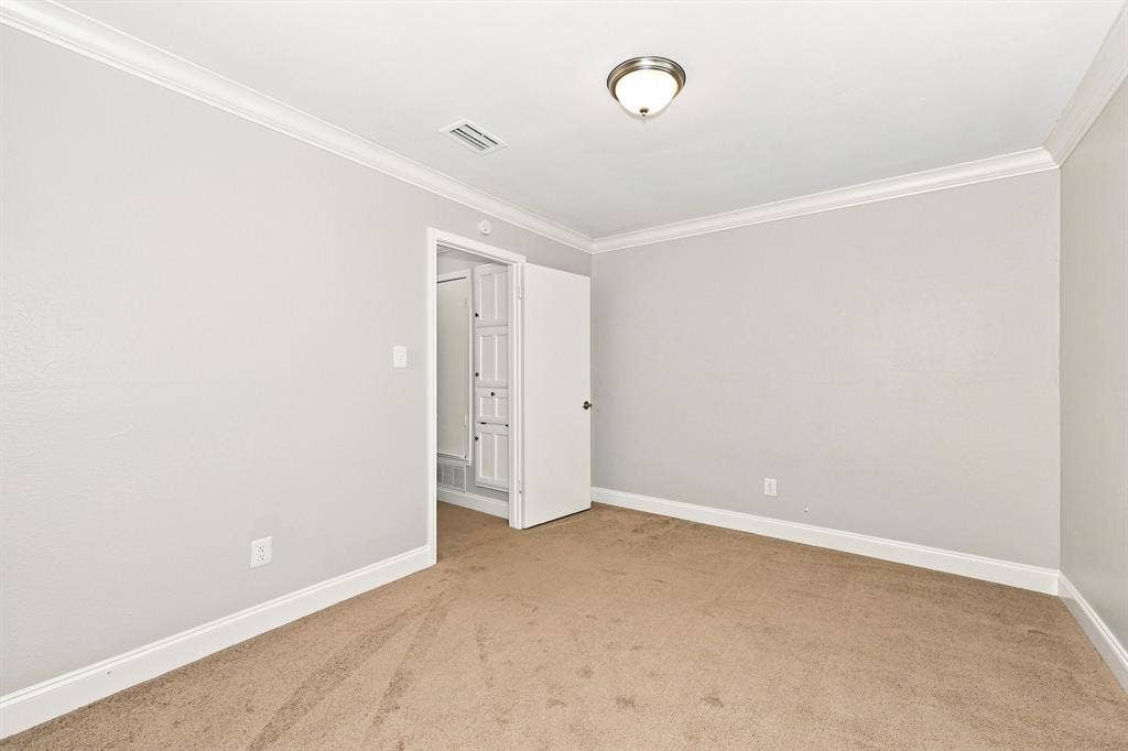 1901 Creek Wood Court, Irving, TX 75060