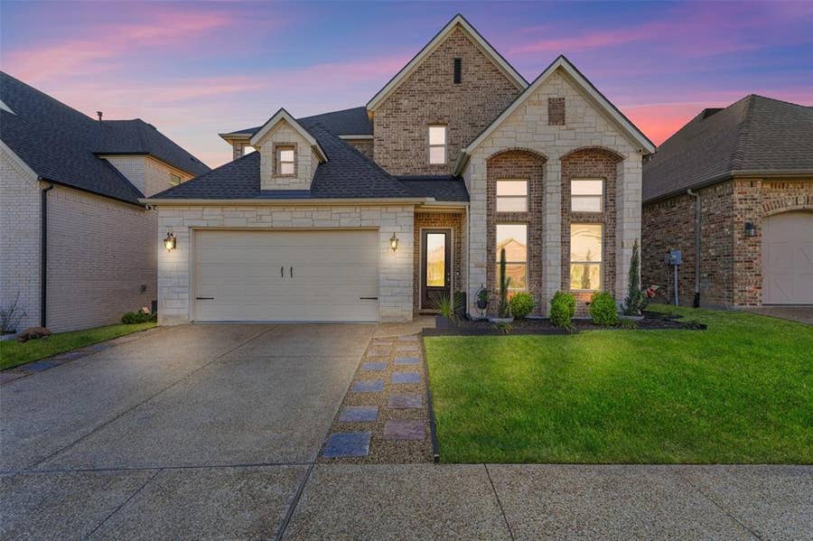 Property photo for 1705 Prestwick Lane, Ennis, TX