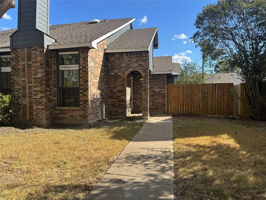 Property photo for 806 Binbrook Drive, Mesquite, TX
