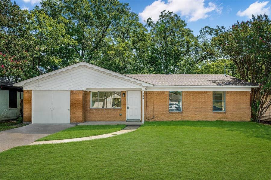 Property photo for 204 S Lillis Lane, Denison, TX