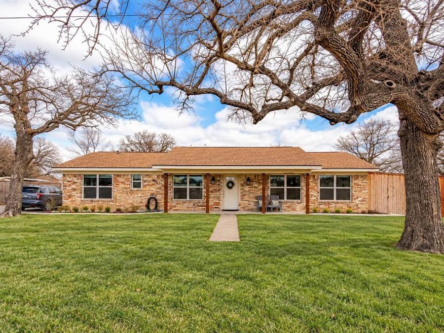 Property photo for 106 Joyce Drive, Argyle, TX