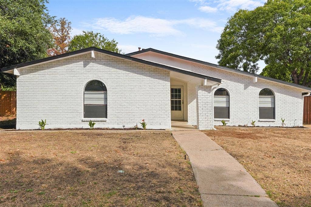 1515 Cherokee Trail, Plano, TX 75023 1515 Cherokee Trail, Plano, TX 75023
