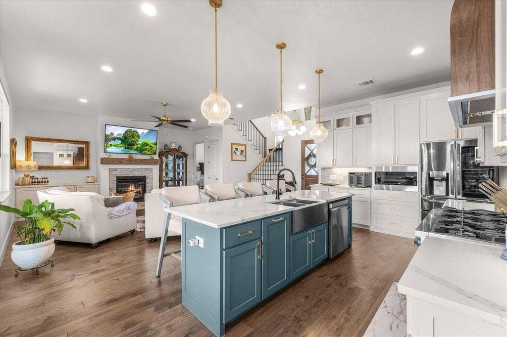 4305 Shale Bluff Court, Granbury, TX 76048 4305 Shale Bluff Court, Granbury, TX 76048
