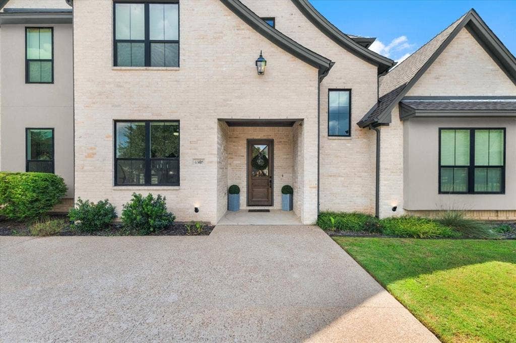 4305 Shale Bluff Court, Granbury, TX 76048 4305 Shale Bluff Court, Granbury, TX 76048