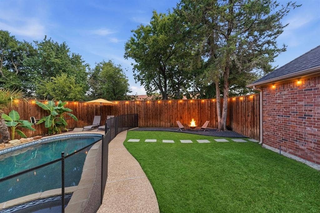 6416 Andora Drive, Plano, TX 75093 Pool with additional side yard.