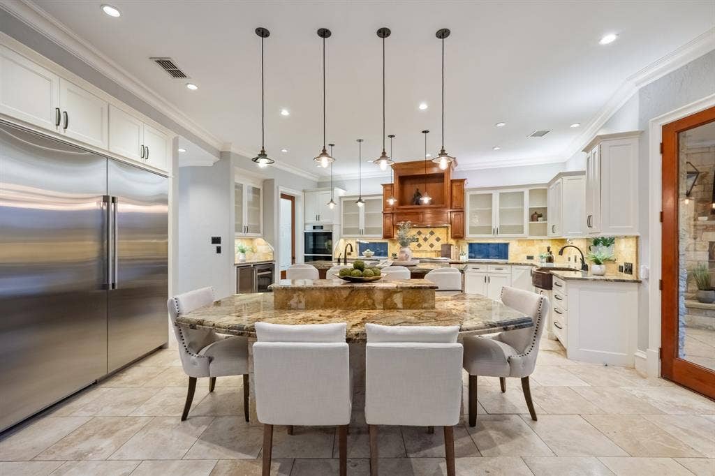 Oversized Monogram refrigerator, built-in table.