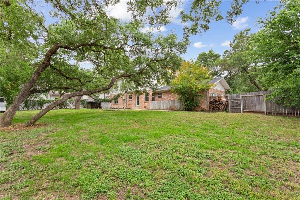 425 White Hall Road, Woodway, TX 76712 425 White Hall Road, Woodway, TX 76712