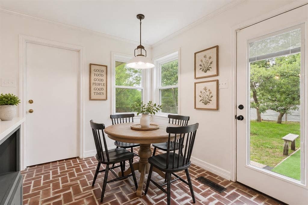 425 White Hall Road, Woodway, TX 76712 ai furniture
