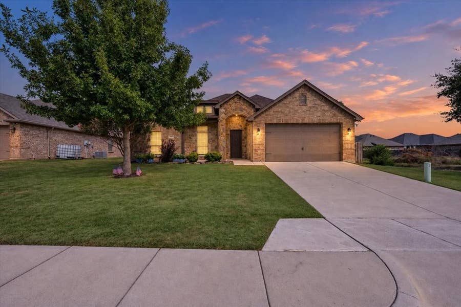 Property photo for 537 Zachary Drive, Weatherford, TX