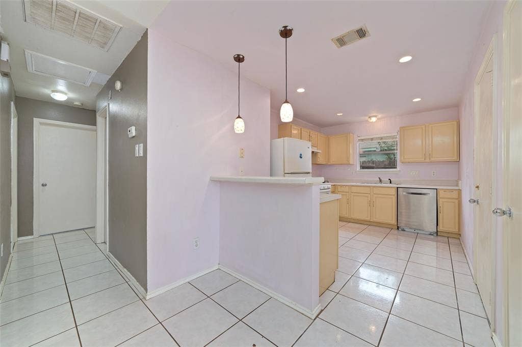 3306 Garrison Court, Houston, TX 77014 3306 Garrison Court, Houston, TX 77014