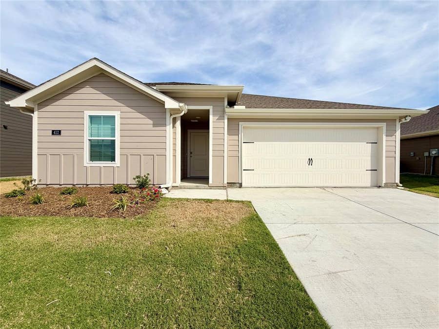 Property photo for 412 Saddle Blanket Drive, Nevada, TX