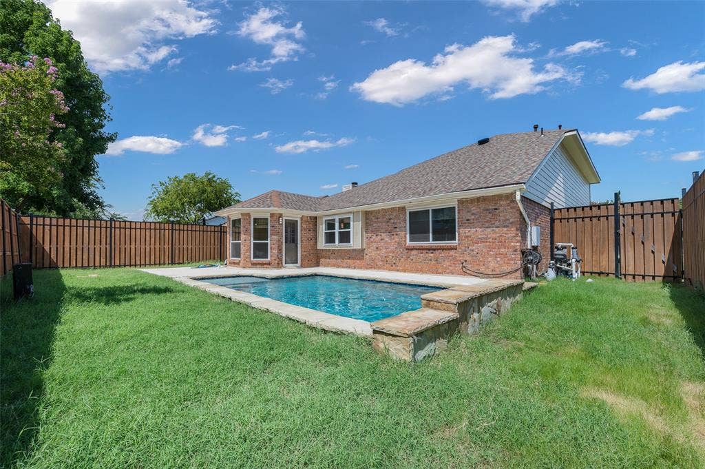 1028 Colony Street, Flower Mound, TX 75028
