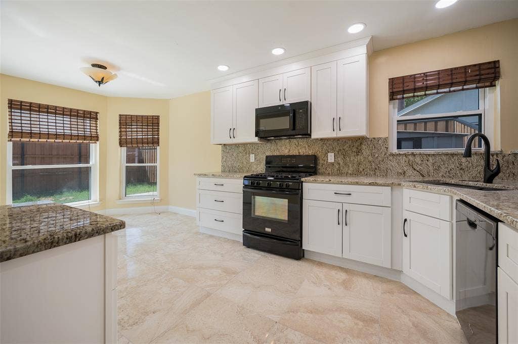 1028 Colony Street, Flower Mound, TX 75028