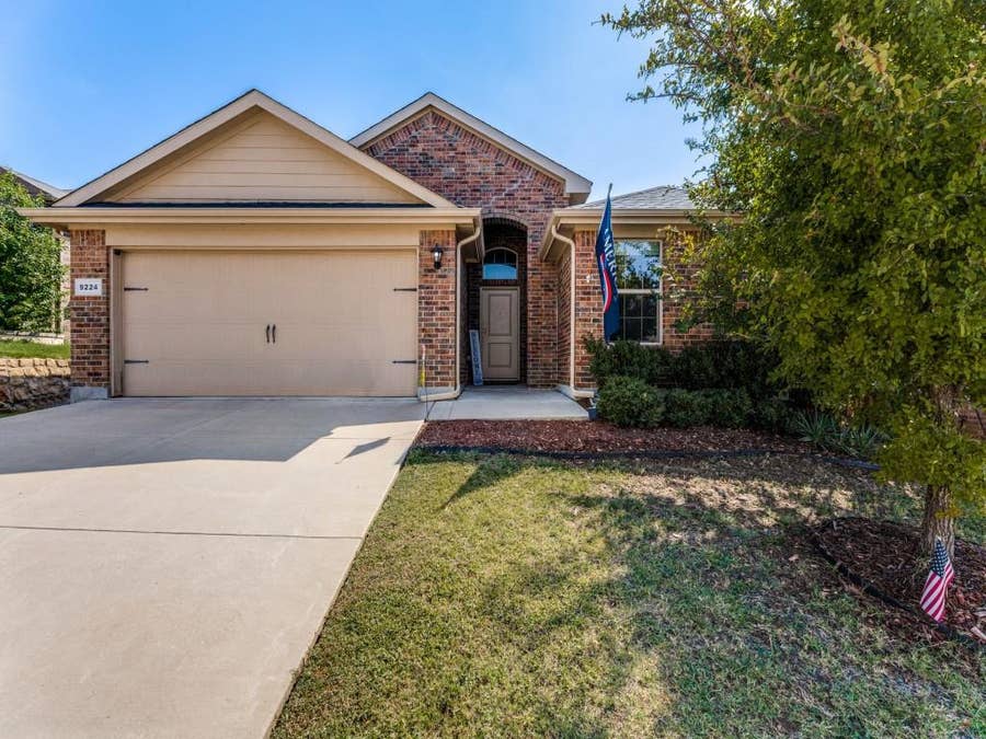 Property photo for 9224 Castorian Drive, Fort Worth, TX